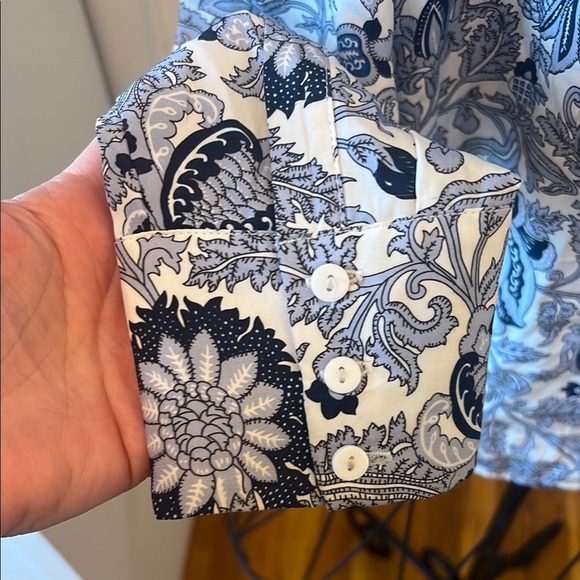 Gold Hawk PAISLEY Button Blouse-Size L - Picture 4 of 6